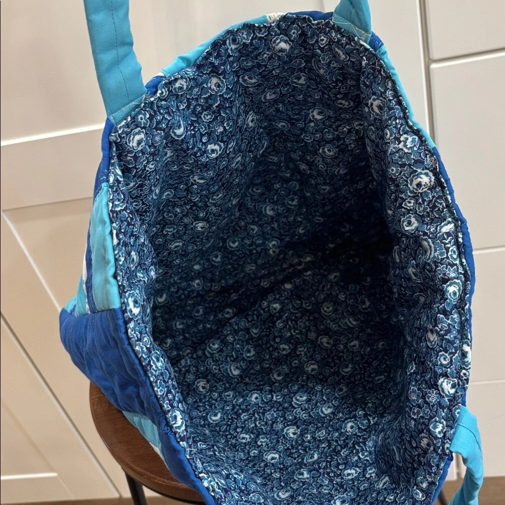 Blue Quilted Floral Appliqué Tote Bag - Picture 3 of 3